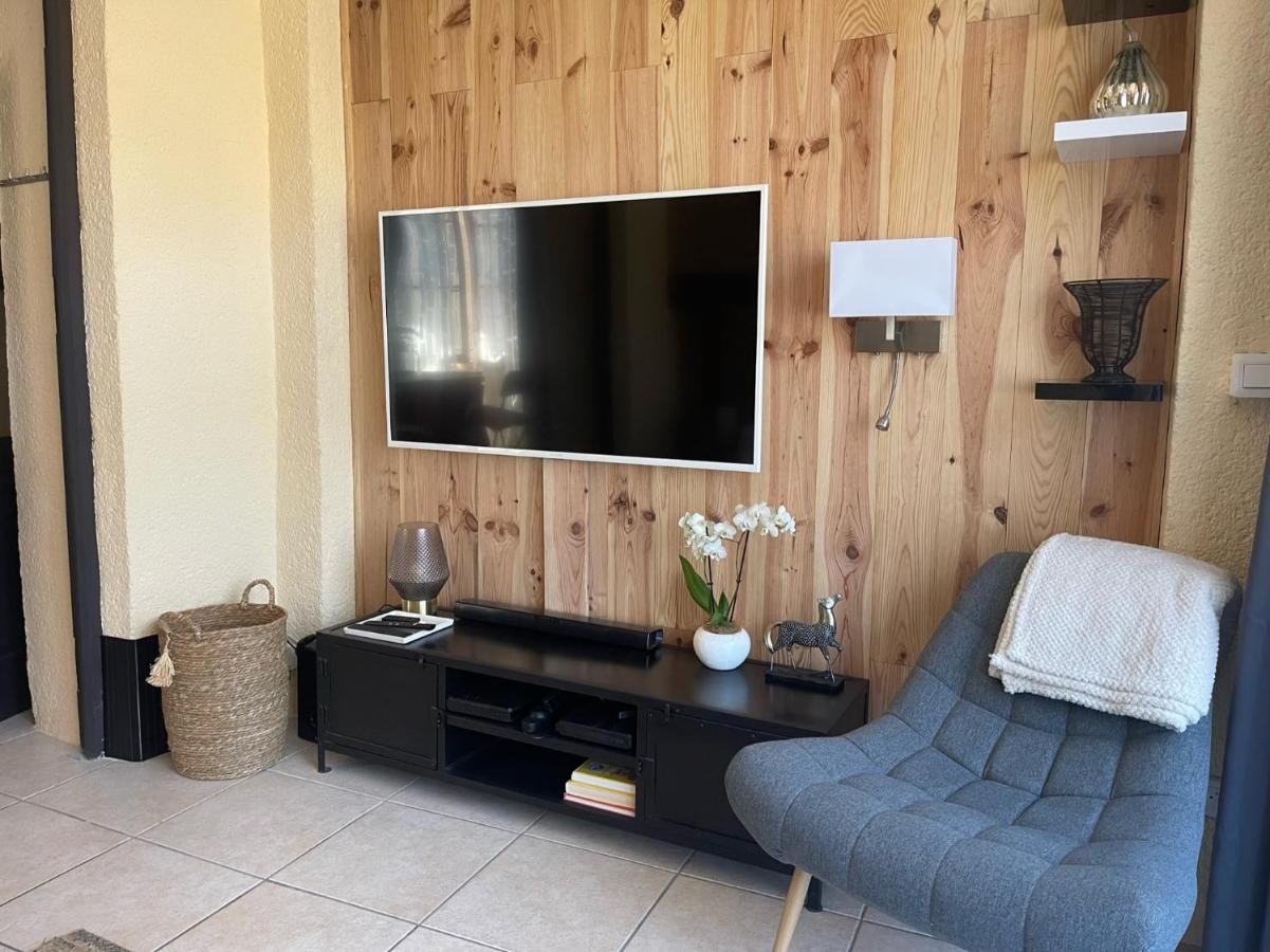 Poppy Appartement De Charme A 2 Min Centre-Ville Figeac Exterior foto